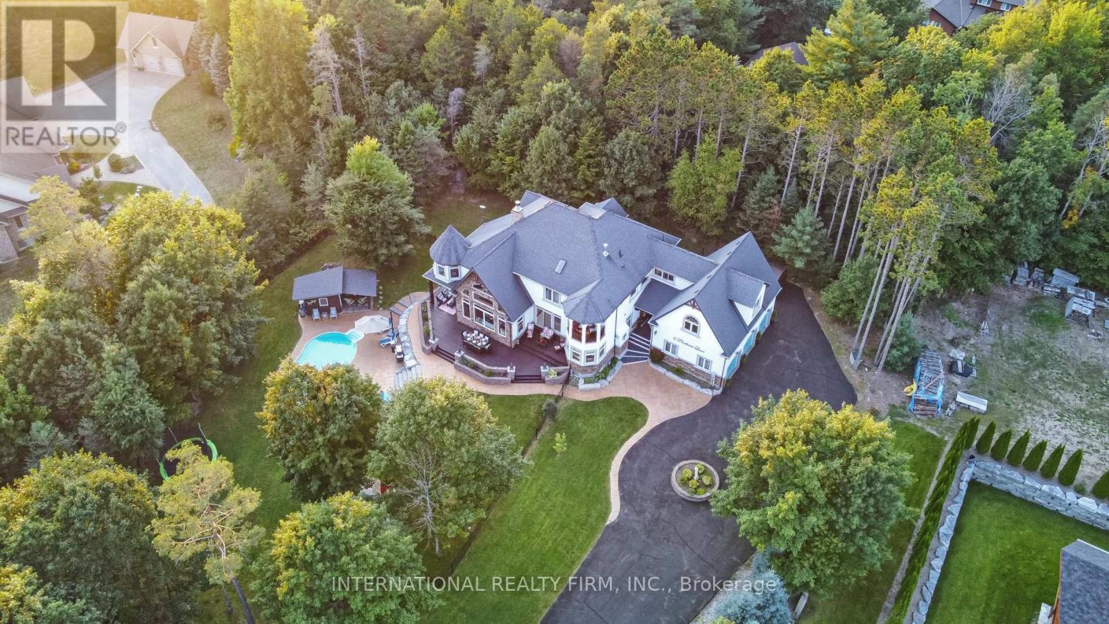Expansive premium property for four-season living. - 6 Pinehurst Lane, Springwater, ON - Outdoor With View