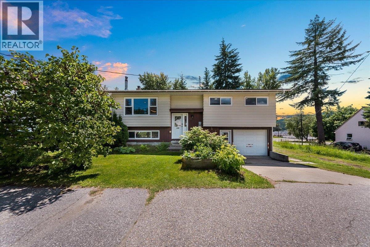 2108 Third Avenue, Rossland, BC
