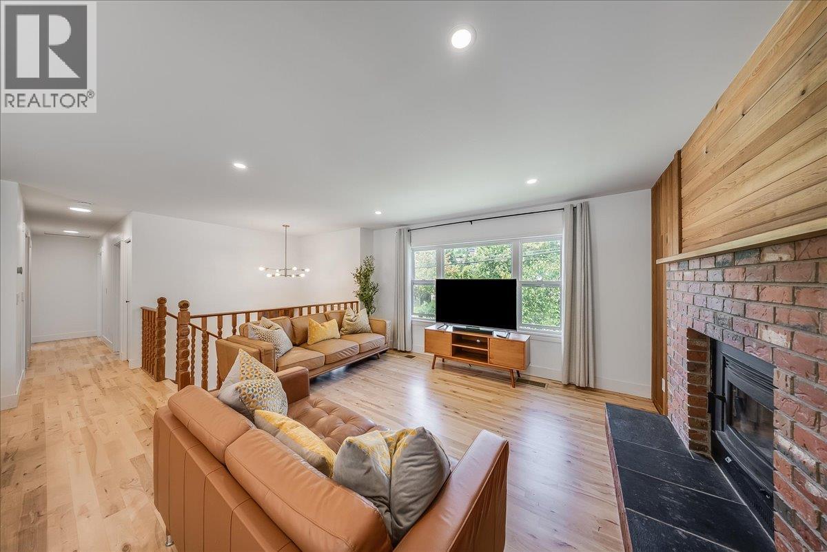 2108 Third Avenue, Rossland, BC