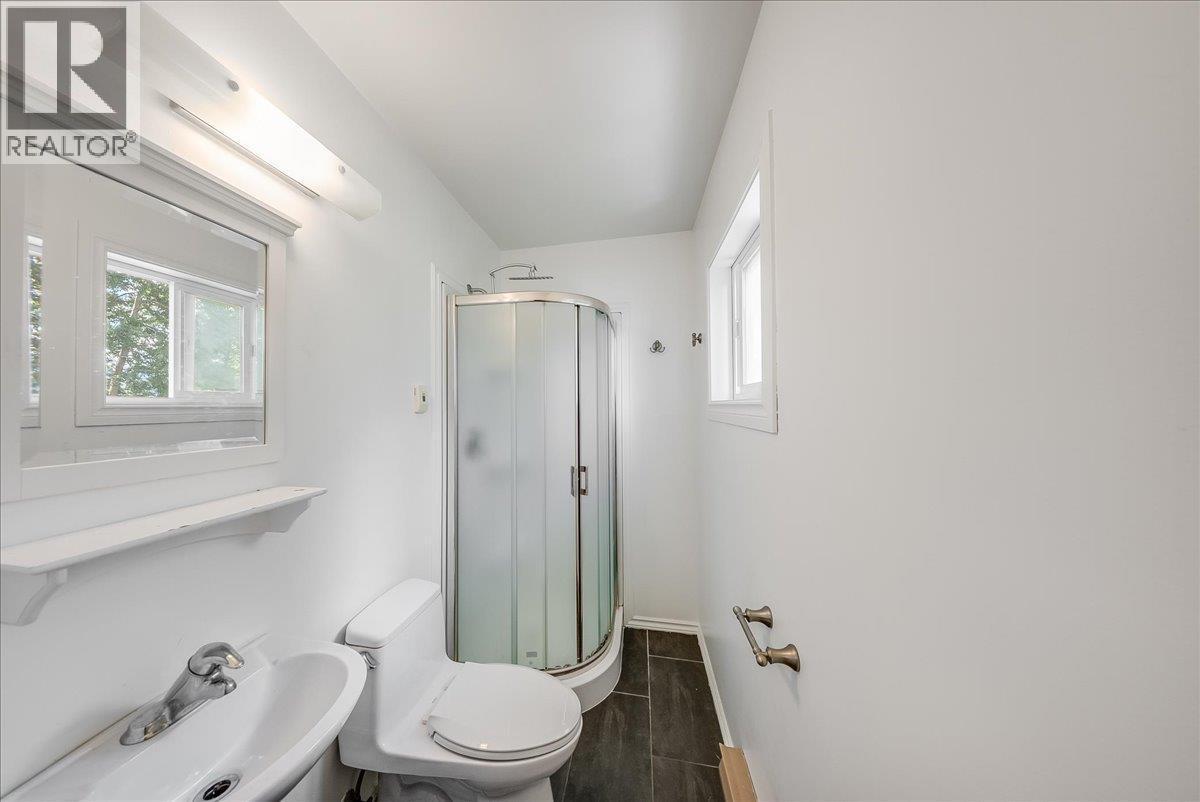 2108 Third Avenue, Rossland, BC