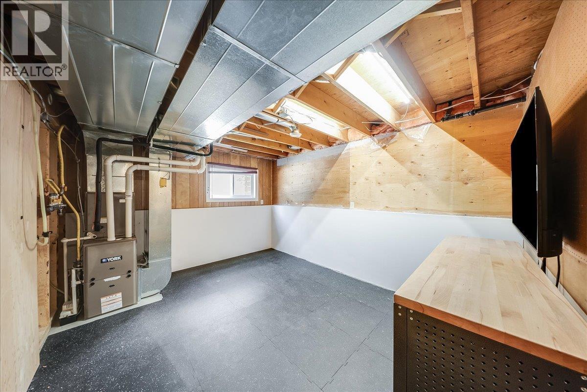2108 Third Avenue, Rossland, BC