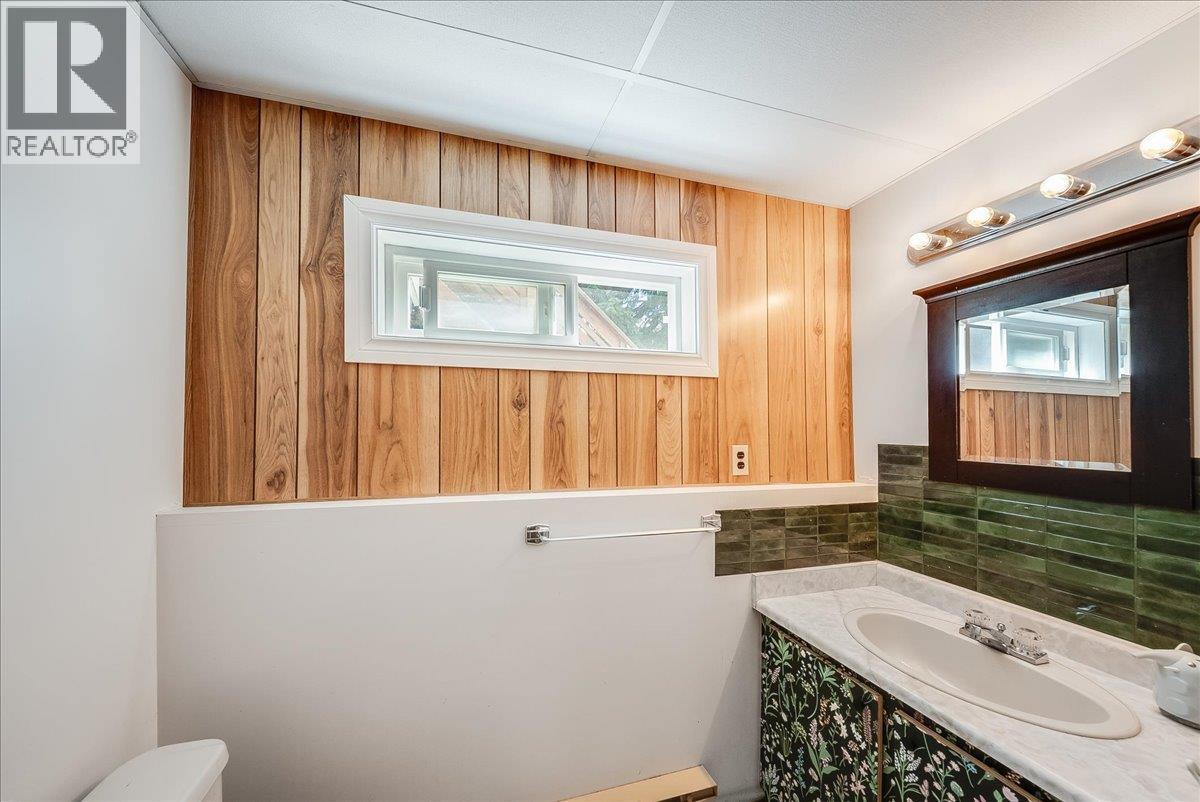 2108 Third Avenue, Rossland, BC