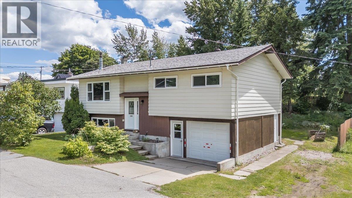 2108 Third Avenue, Rossland, BC