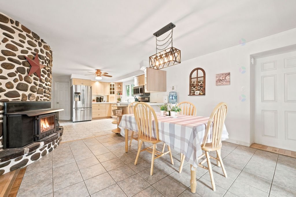 Dining Room - 111 Ch. Des Rapides, Mansfield-Et-Pontefract, QC - Indoor Photo Showing Dining Room