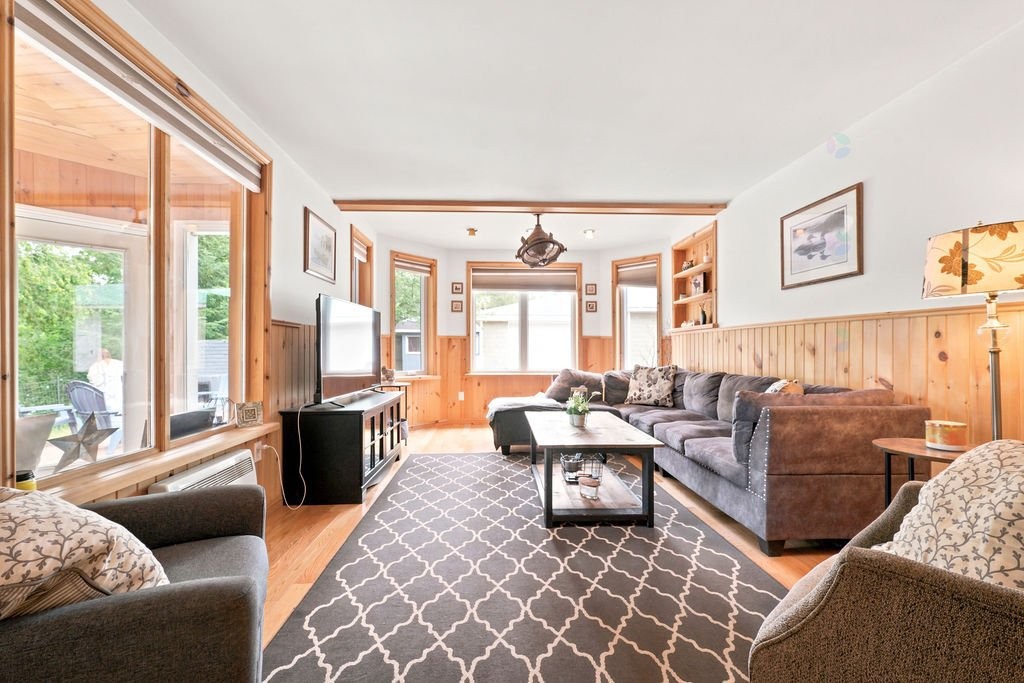 Living Room - 111 Ch. Des Rapides, Mansfield-Et-Pontefract, QC - Indoor Photo Showing Living Room