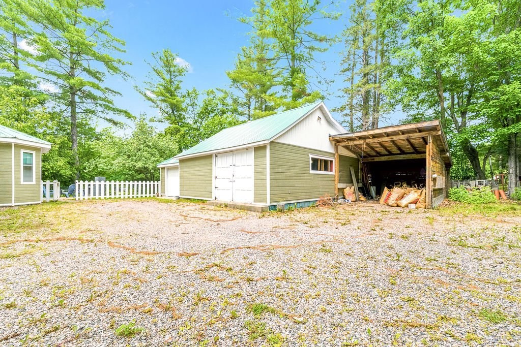 Garage - 111 Ch. Des Rapides, Mansfield-Et-Pontefract, QC - Outdoor With Exterior