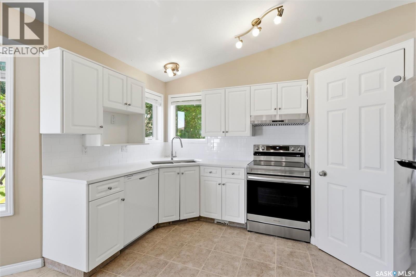 246 Brookmore Lane, Saskatoon, SK