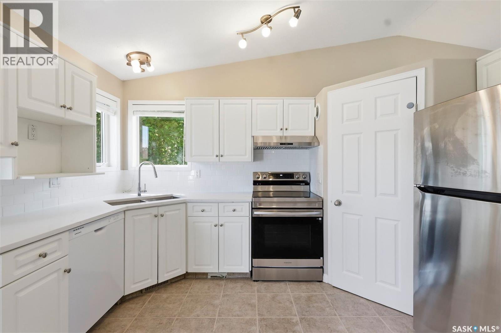 246 Brookmore Lane, Saskatoon, SK