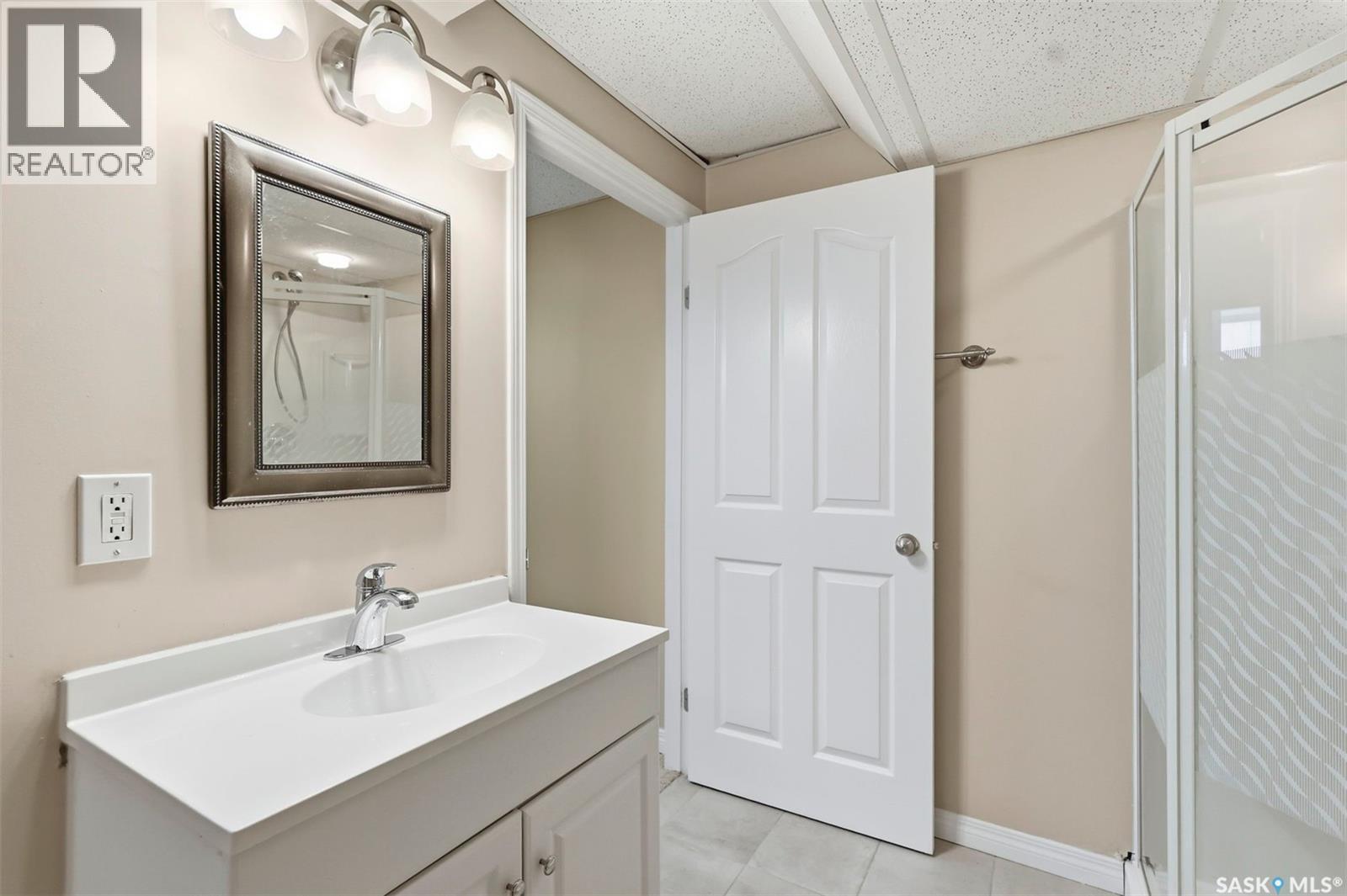 246 Brookmore Lane, Saskatoon, SK