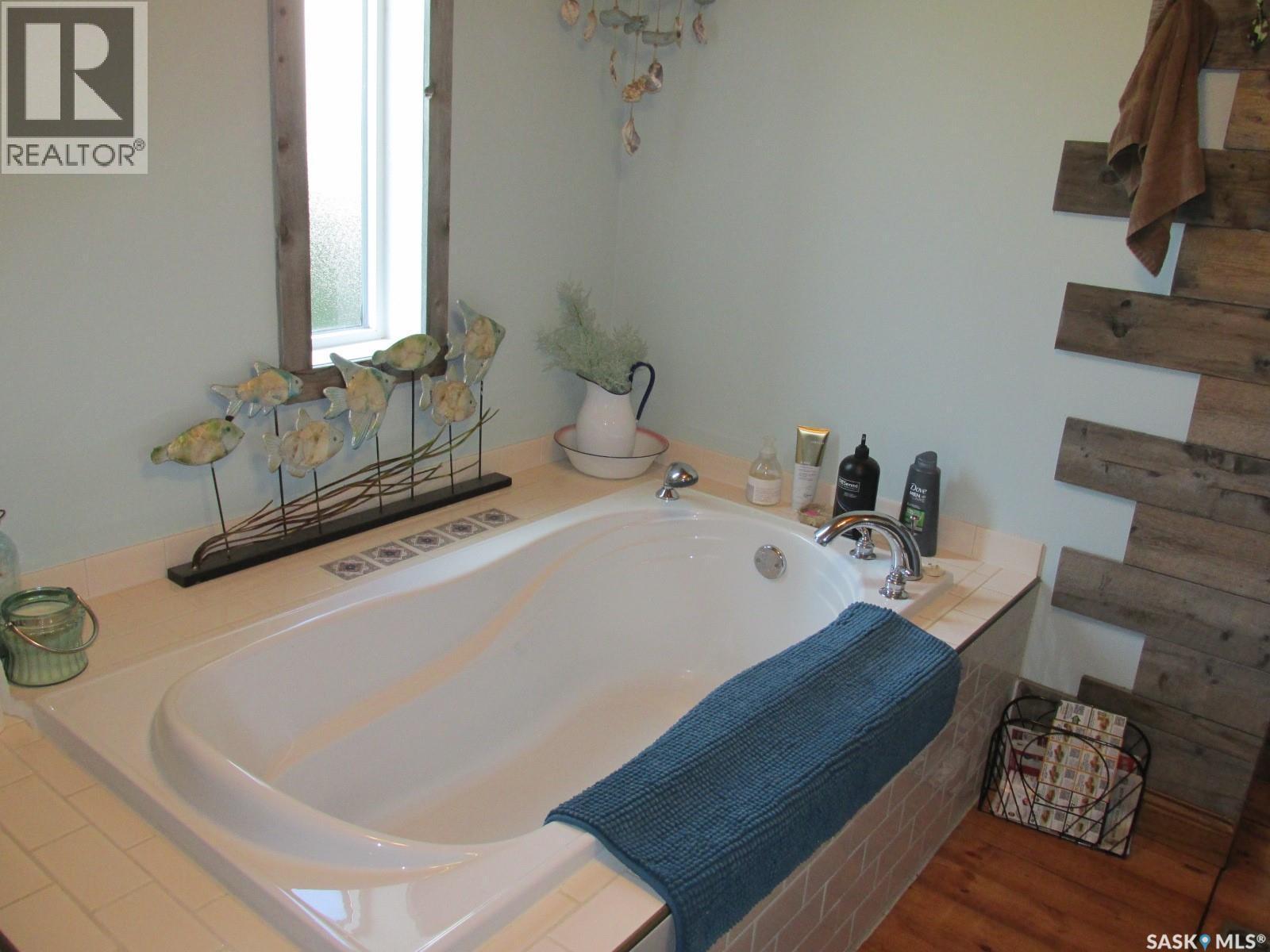 701 Pine Drive, Tobin Lake, SK