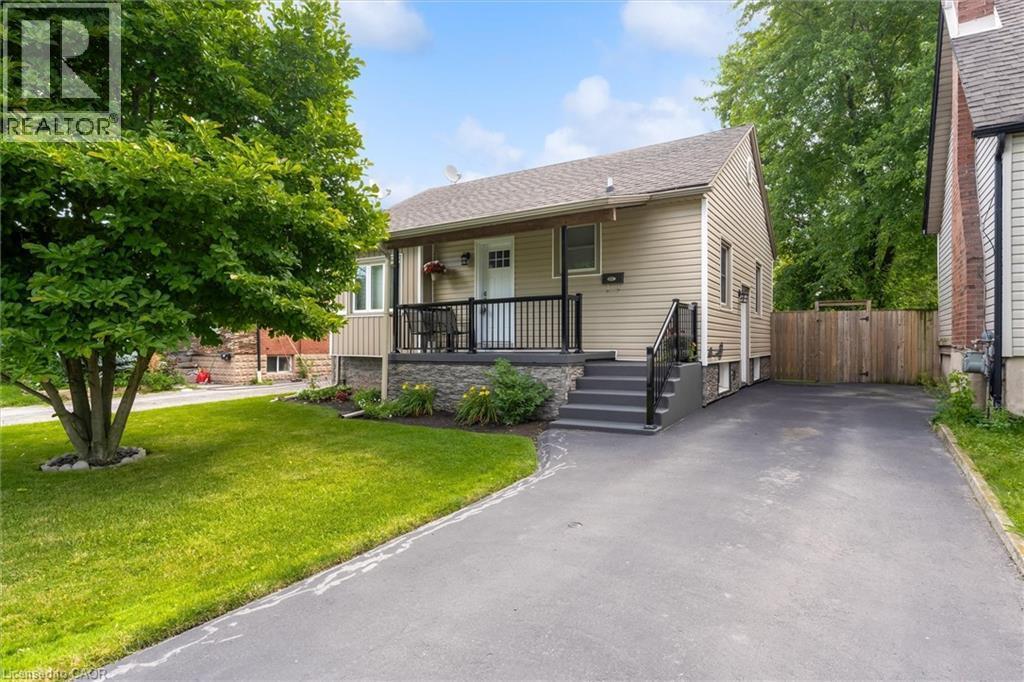 722 Burgess Avenue, Hamilton, ON - Outdoor With Deck Patio Veranda With Facade