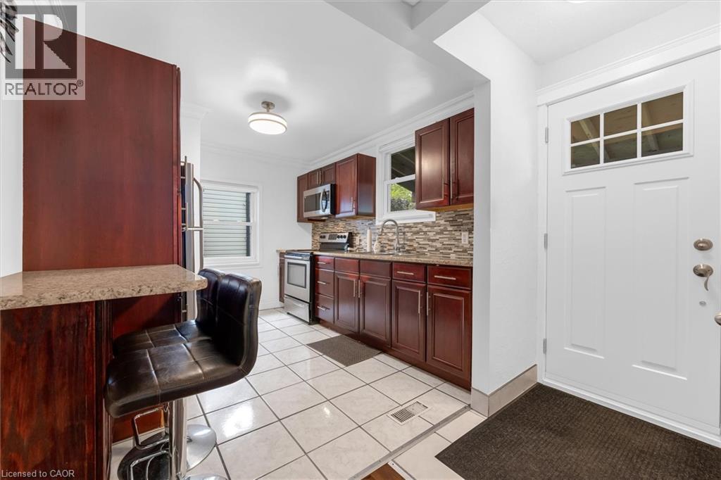722 Burgess Avenue, Hamilton, ON - Indoor