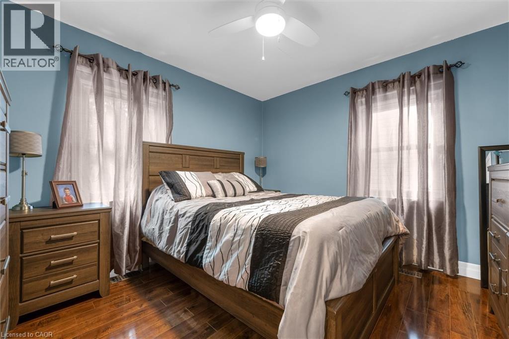 722 Burgess Avenue, Hamilton, ON - Indoor Photo Showing Bedroom