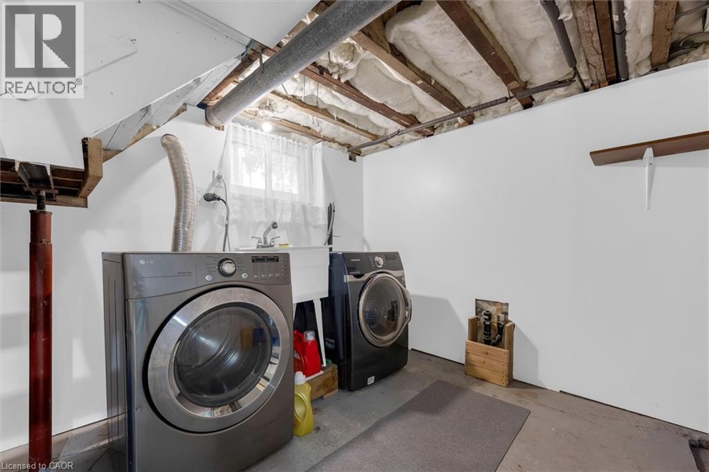 722 Burgess Avenue, Hamilton, ON - Indoor Photo Showing Laundry Room