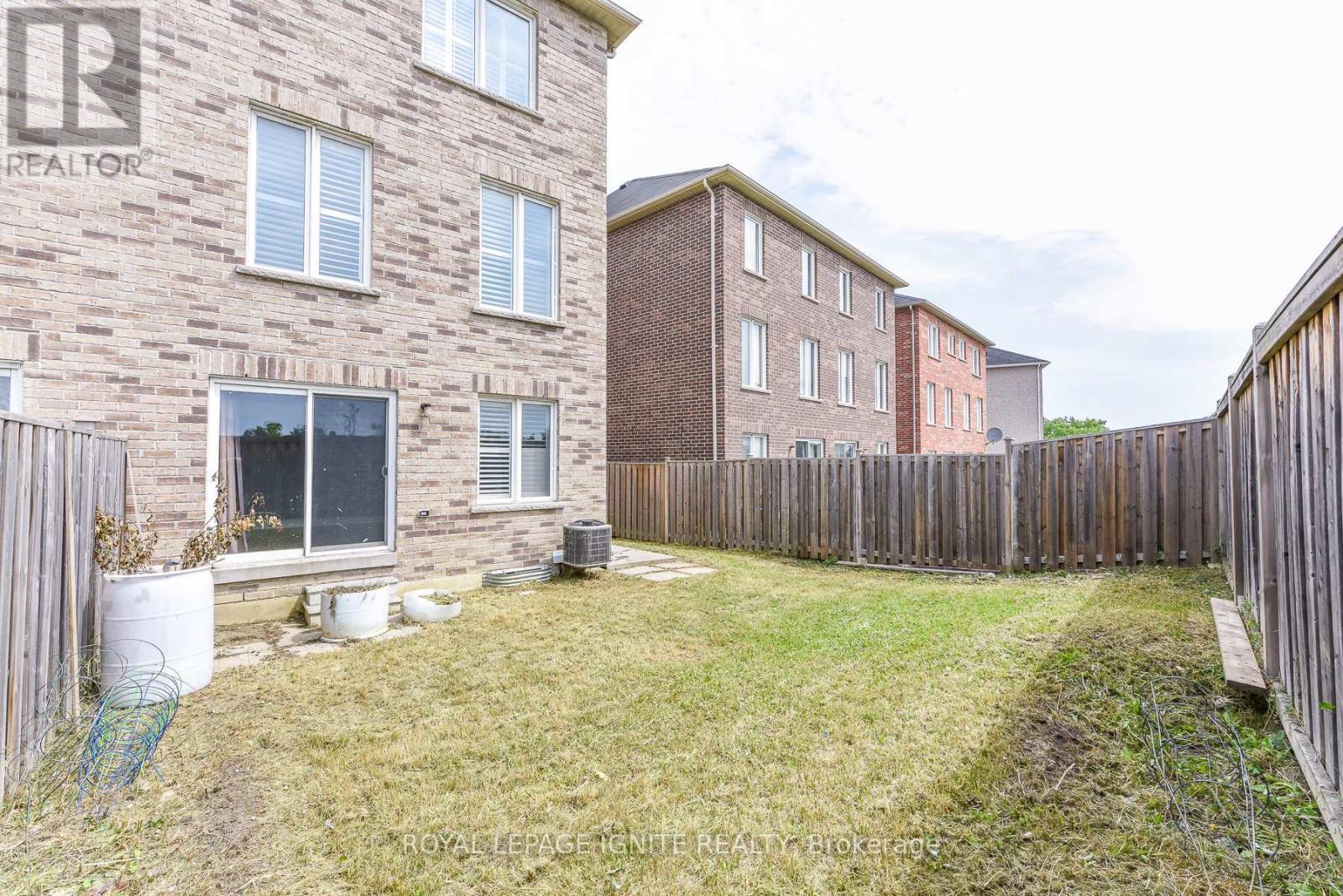 52 Harpreet Circle, Toronto, ON