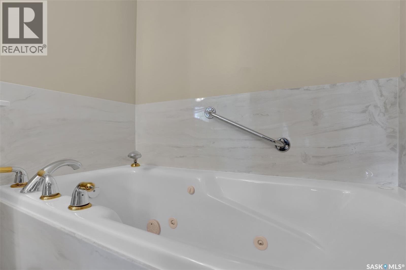 3324 Buckingham Drive E, Regina, SK
