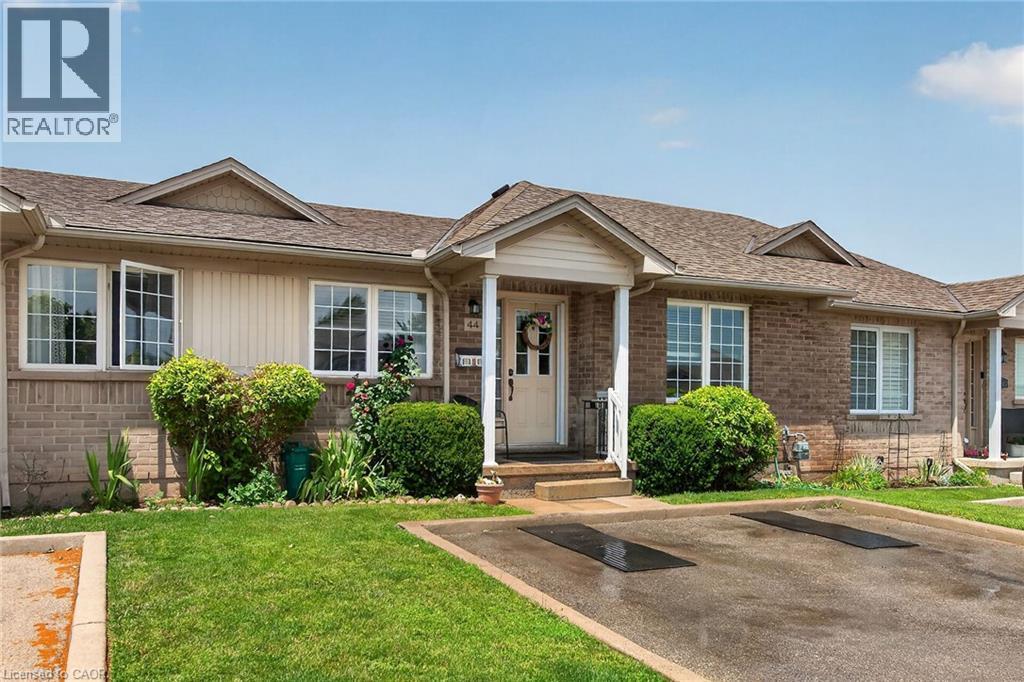 24 Kenyon Crescent Unit# 44, Grimsby, ON - Outdoor With Facade