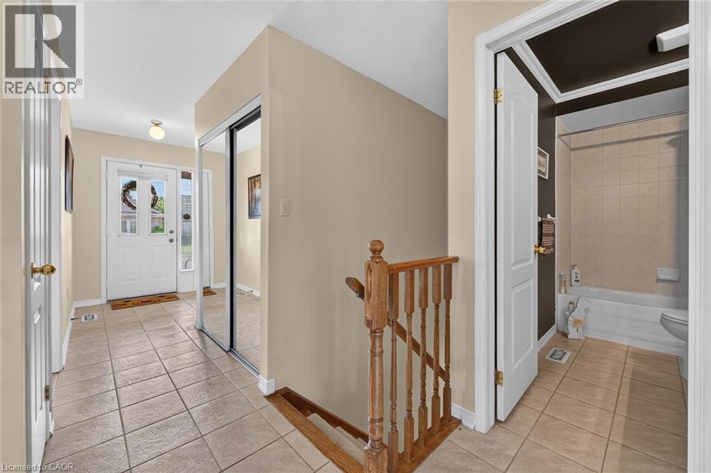 24 Kenyon Crescent Unit# 44, Grimsby, ON - Indoor Photo Showing Other Room
