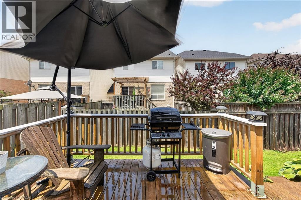 24 Kenyon Crescent Unit# 44, Grimsby, ON - Outdoor With Deck Patio Veranda With Exterior
