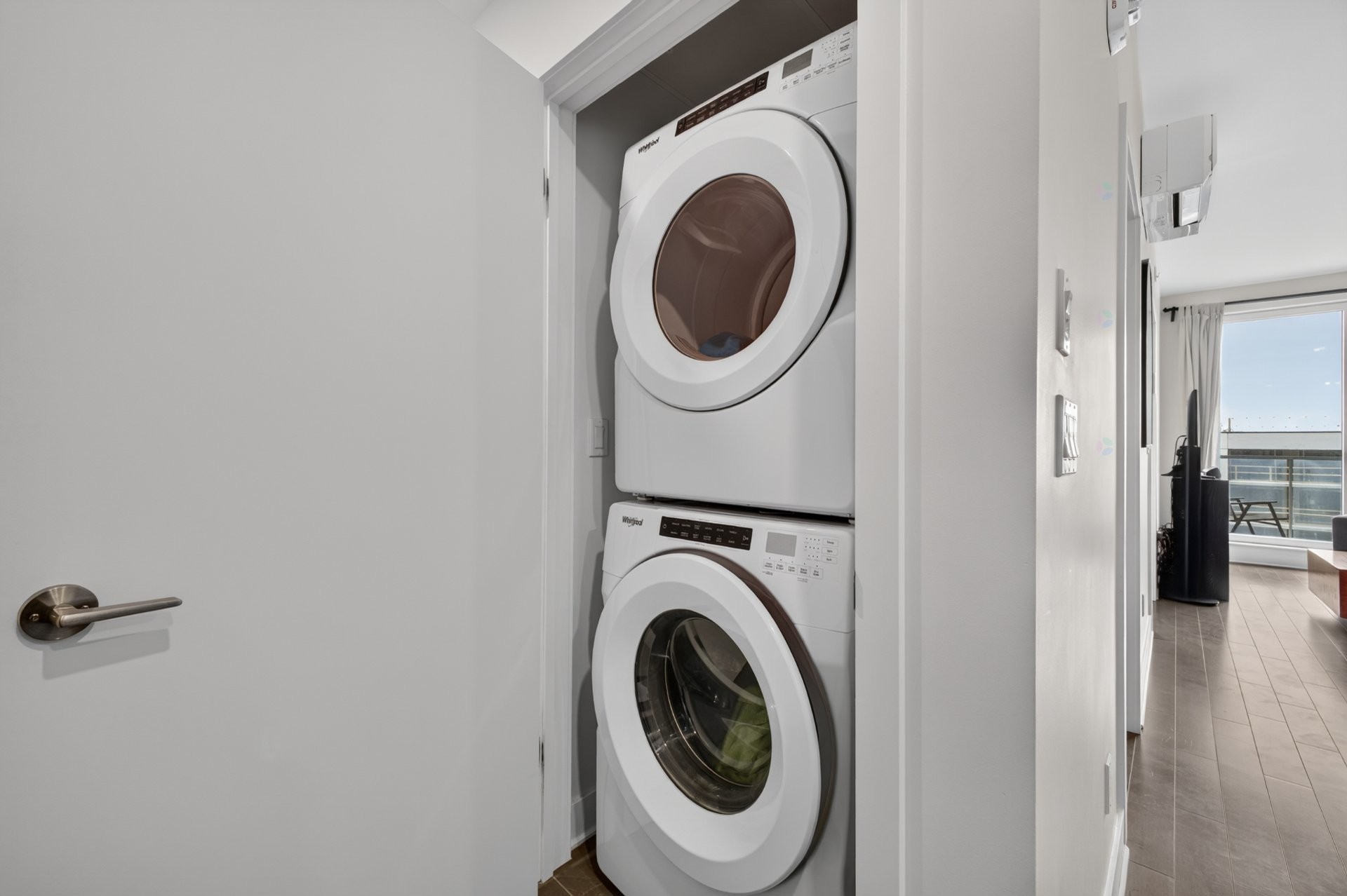 Laundry - 607-5175 Rue Mackenzie, Montréal (Côte-Des-Neiges/Notre-Dame-De-Grâce), QC