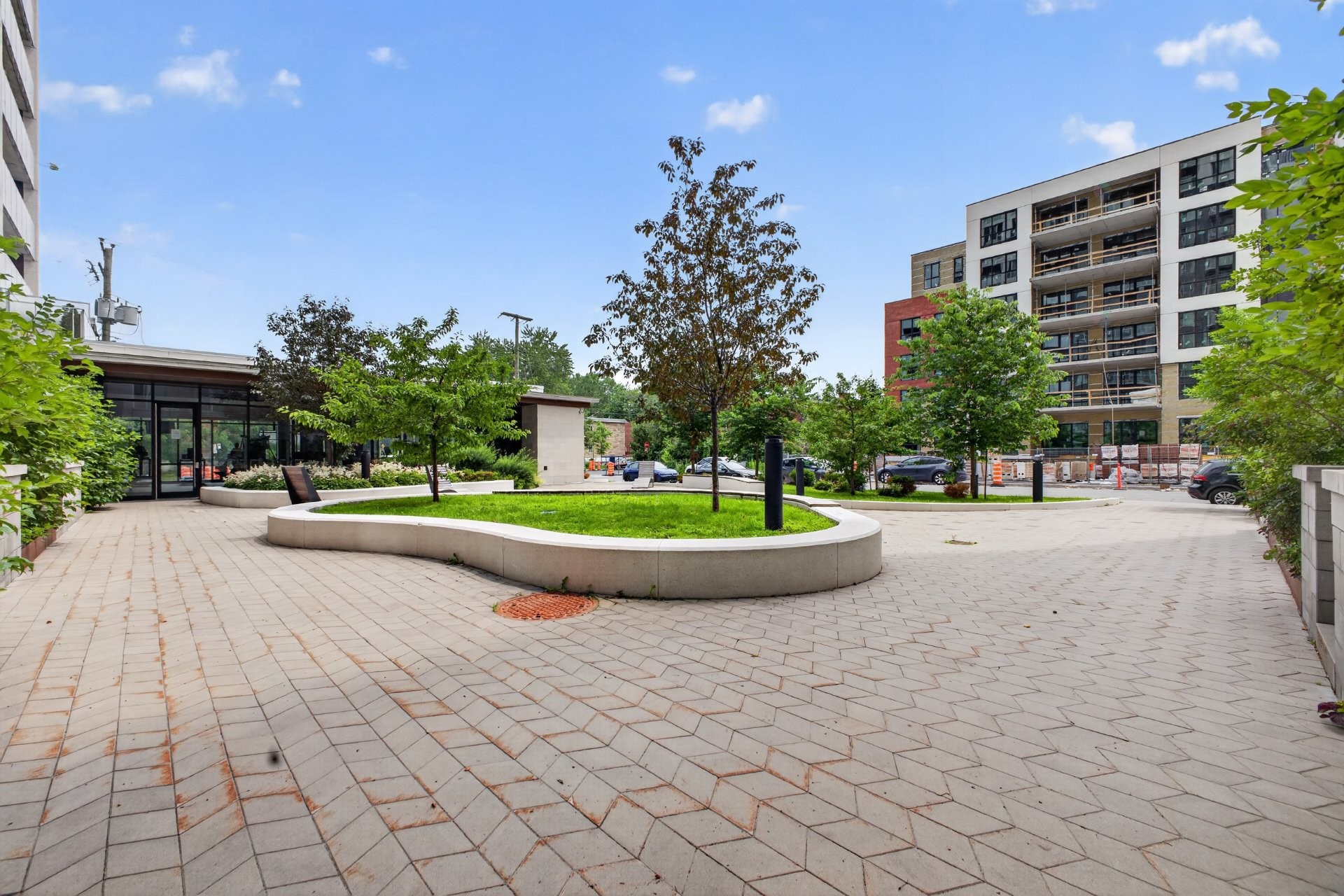 Courtyard - 607-5175 Rue Mackenzie, Montréal (Côte-Des-Neiges/Notre-Dame-De-Grâce), QC