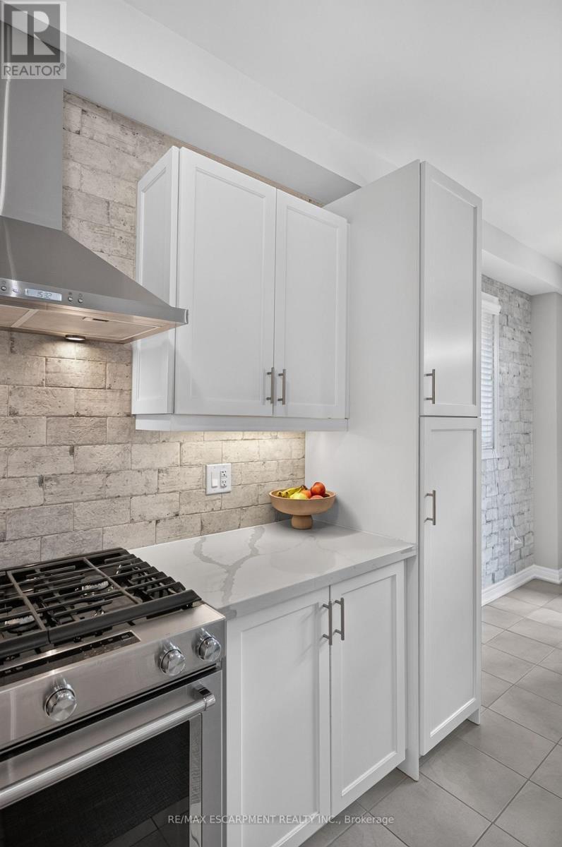 5 Narbonne Crescent, Hamilton, ON