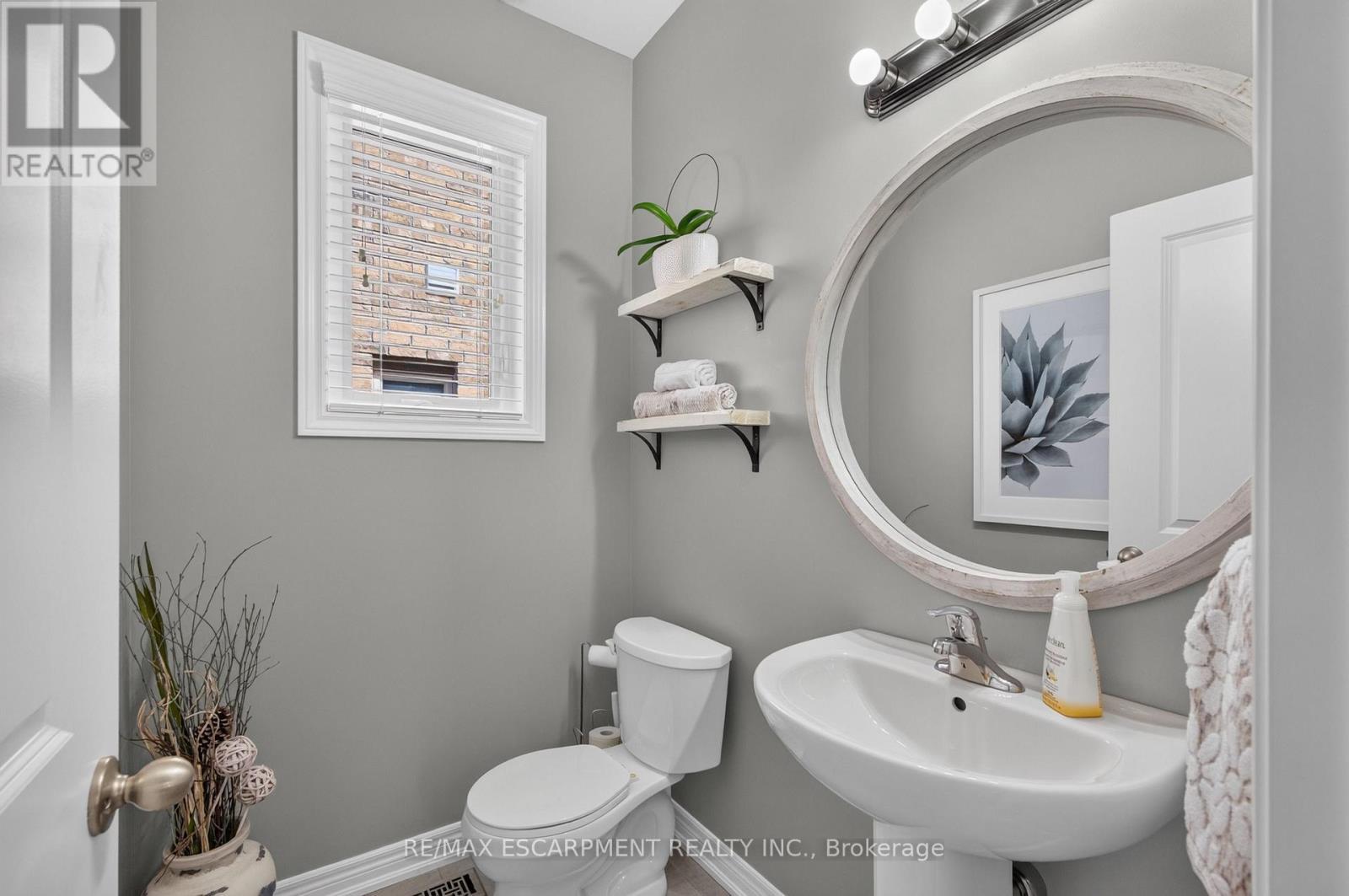 5 Narbonne Crescent, Hamilton, ON