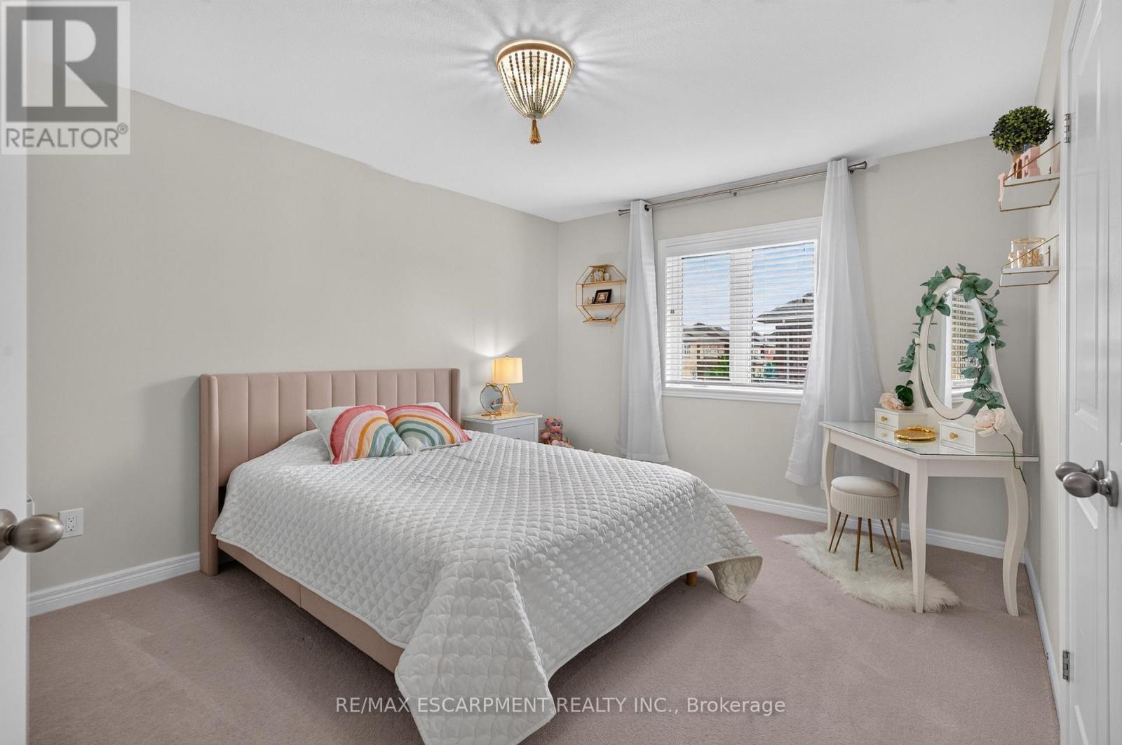 5 Narbonne Crescent, Hamilton, ON
