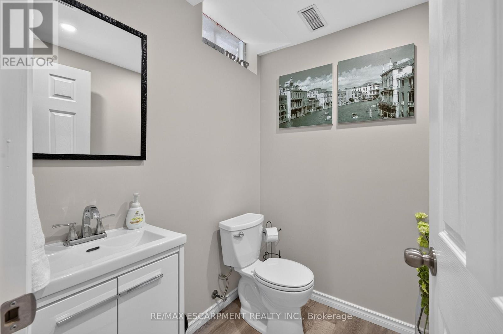 5 Narbonne Crescent, Hamilton, ON