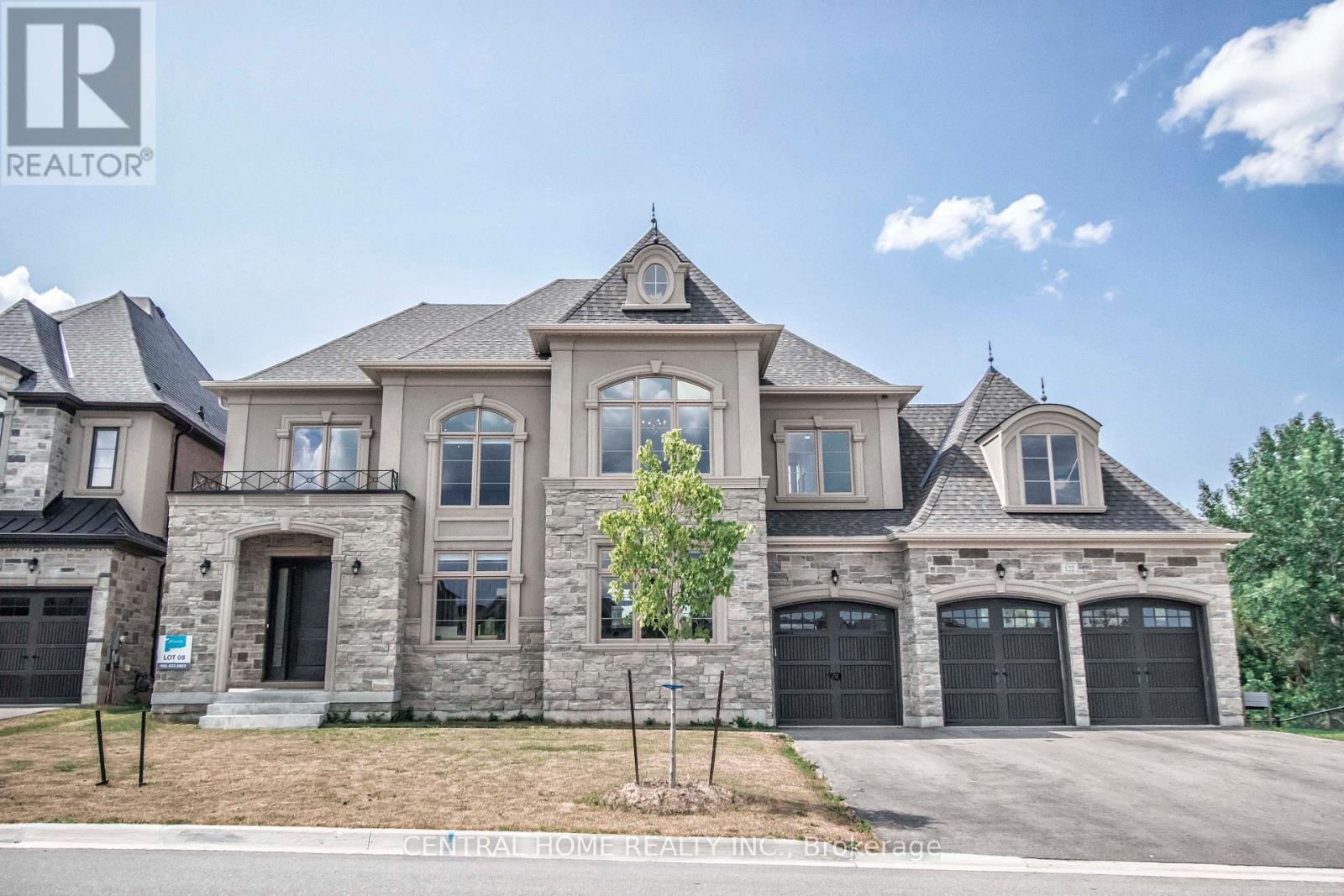 122 Burns Boulevard, King, ON