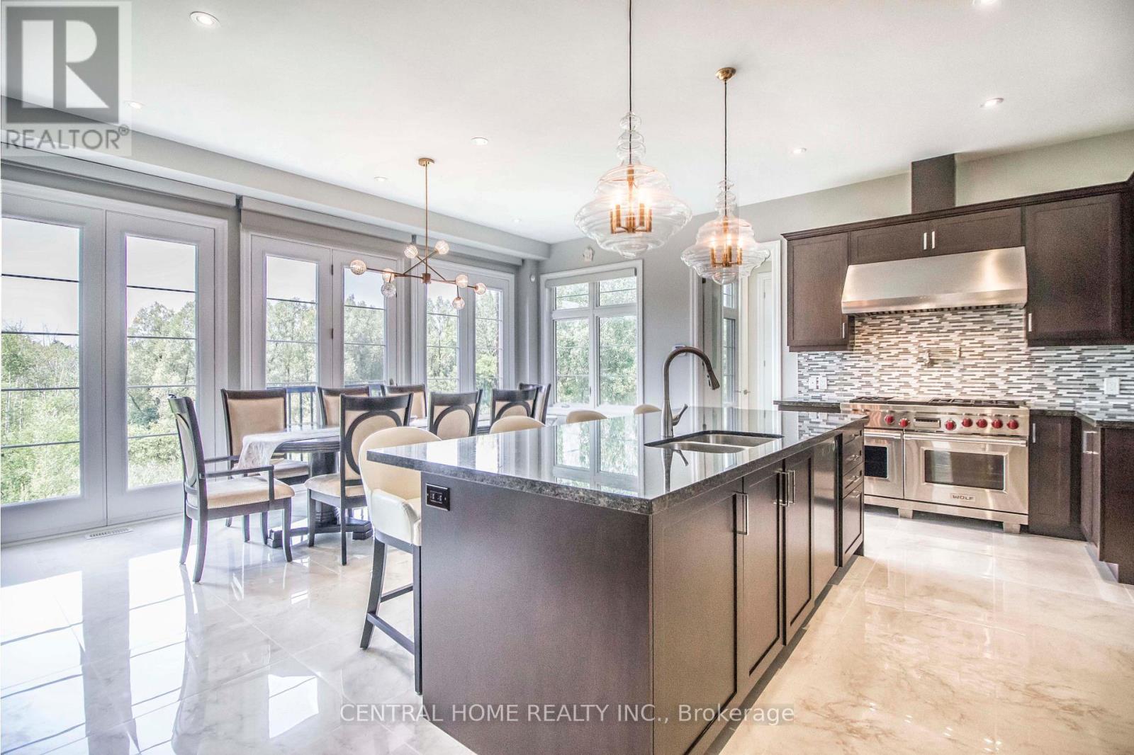 122 Burns Boulevard, King, ON