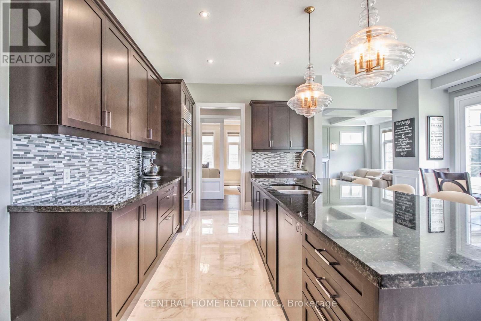 122 Burns Boulevard, King, ON