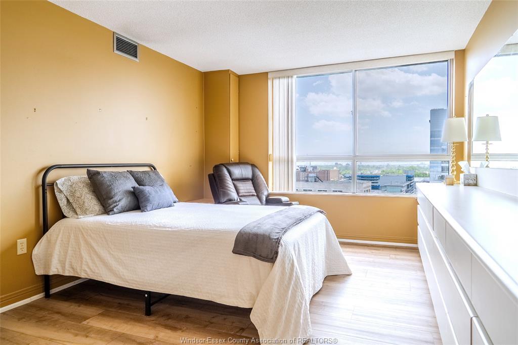 1609-75 Riverside Drive E, Windsor, ON