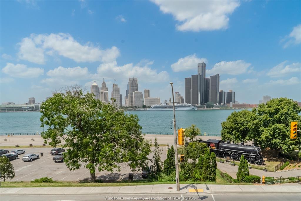 1609-75 Riverside Drive E, Windsor, ON
