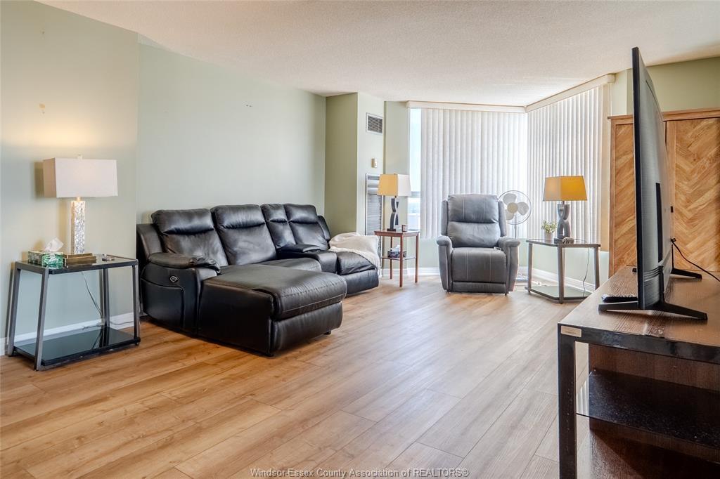1609-75 Riverside Drive E, Windsor, ON