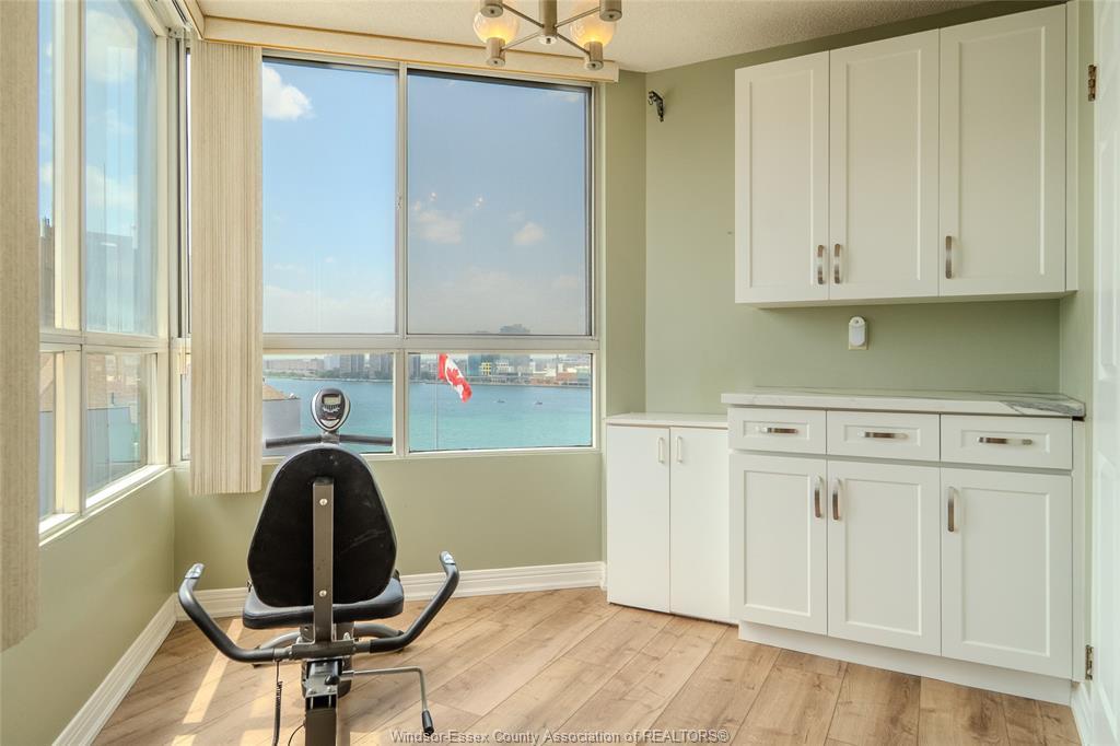 1609-75 Riverside Drive E, Windsor, ON