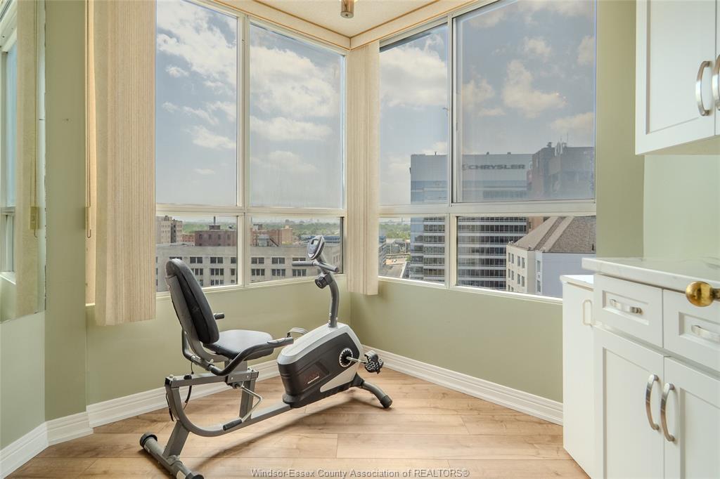 1609-75 Riverside Drive E, Windsor, ON