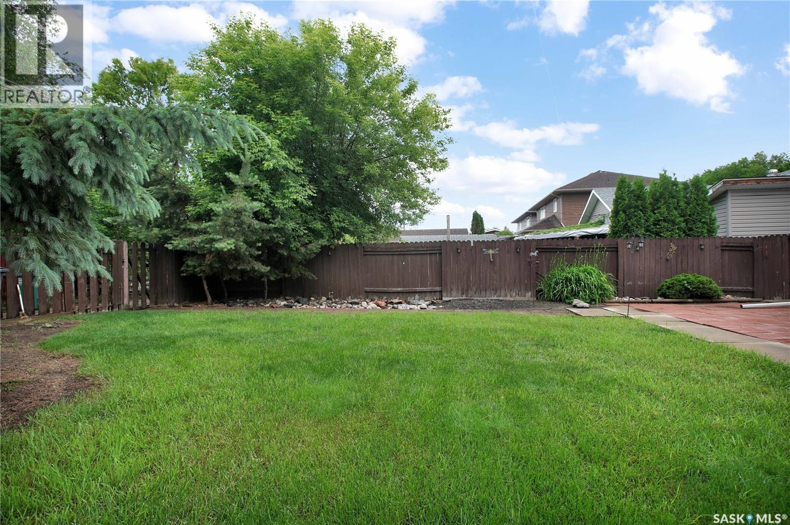 2524 Kelvin Avenue, Saskatoon, SK