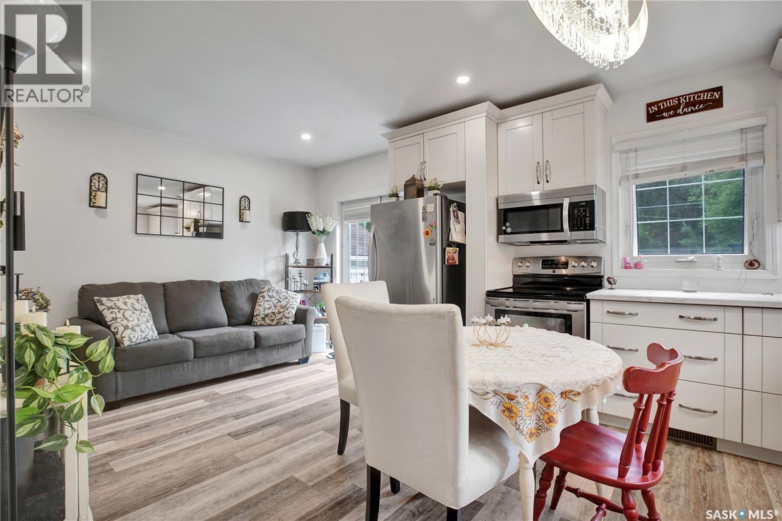 2524 Kelvin Avenue, Saskatoon, SK
