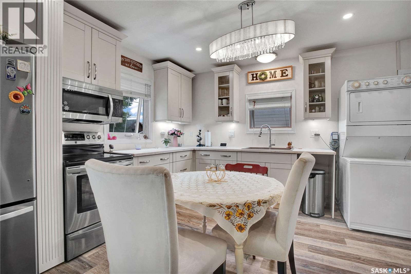 2524 Kelvin Avenue, Saskatoon, SK
