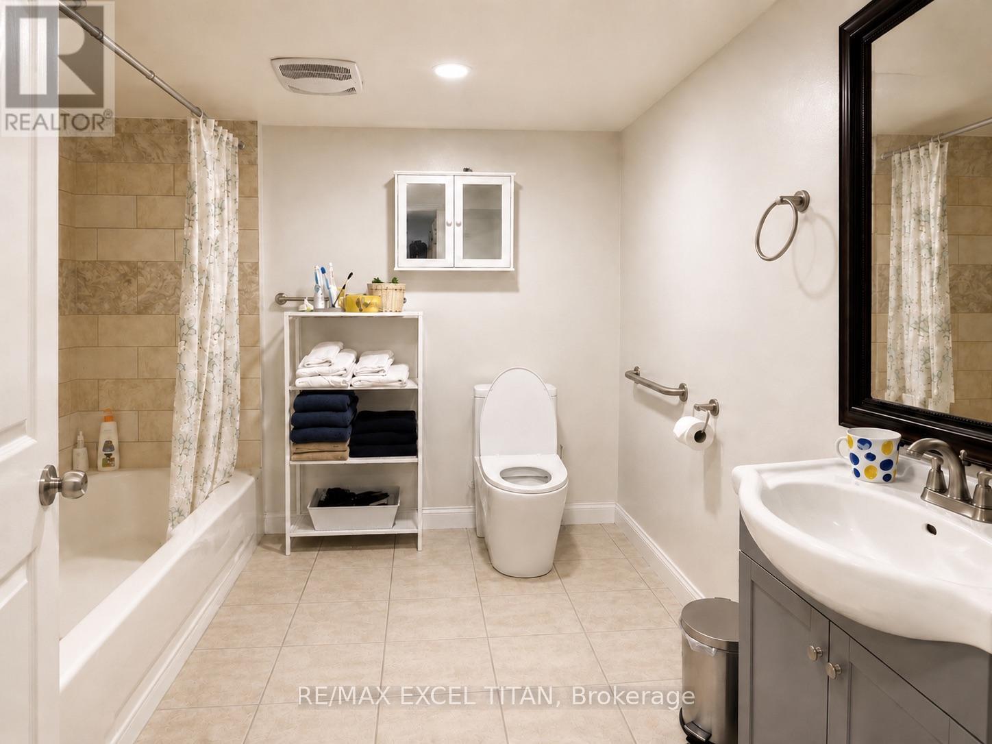 954 Danforth Avenue, Toronto, ON