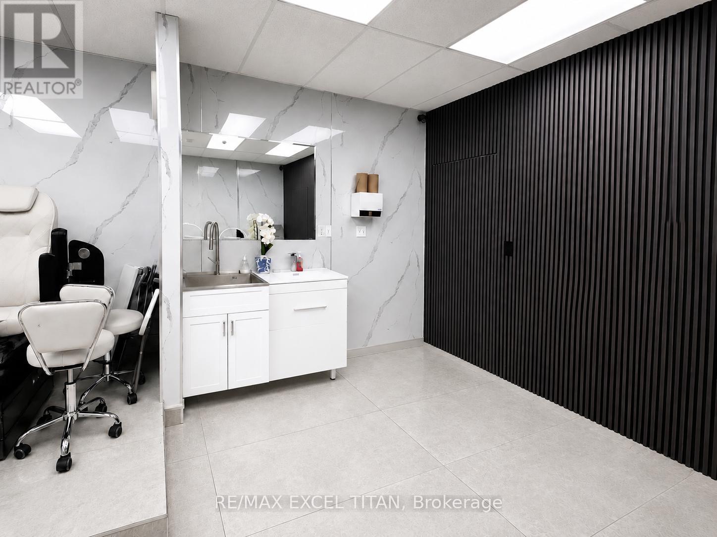 954 Danforth Avenue, Toronto, ON