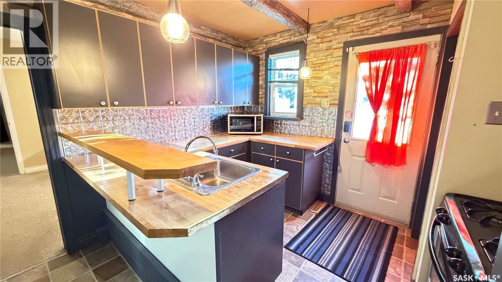 217 2Nd Avenue, Maple Creek, SK