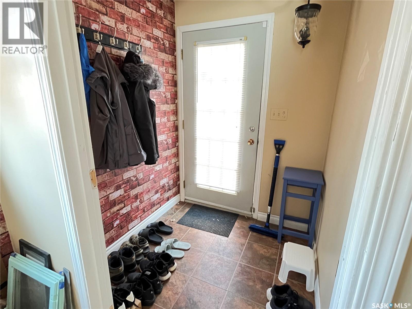 217 2Nd Avenue, Maple Creek, SK