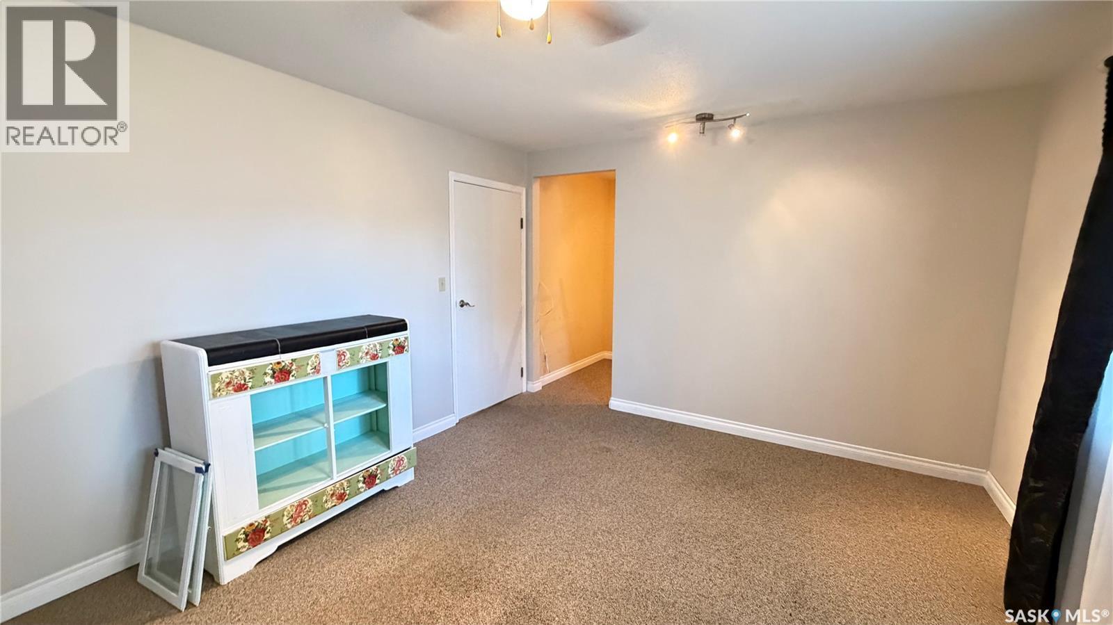 217 2Nd Avenue, Maple Creek, SK