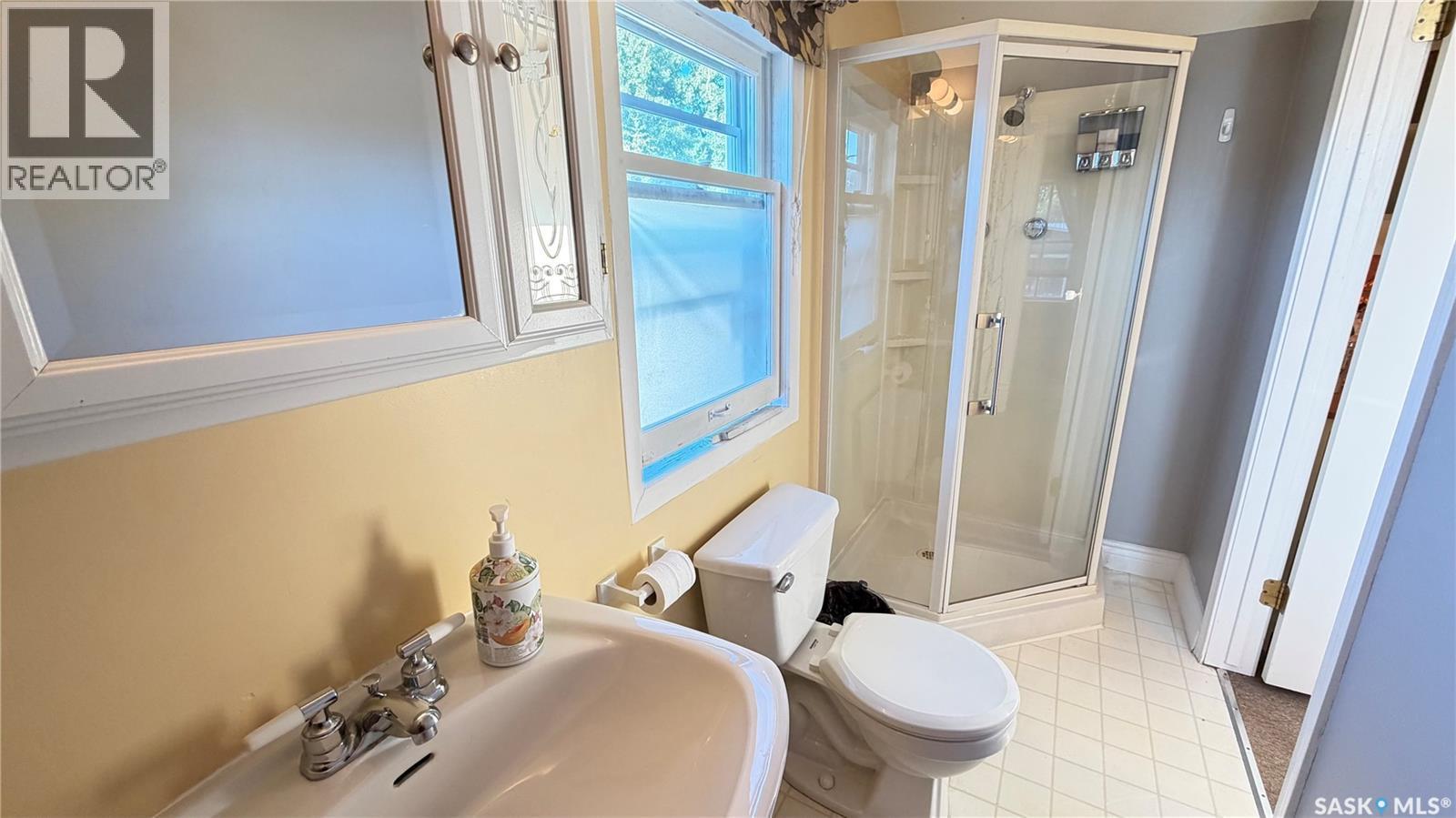 217 2Nd Avenue, Maple Creek, SK