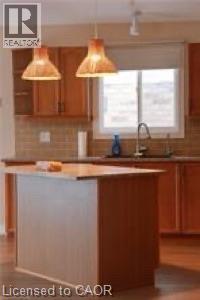 Image quality insufficient for description - 17 Hawkswood Drive, Kitchener, ON