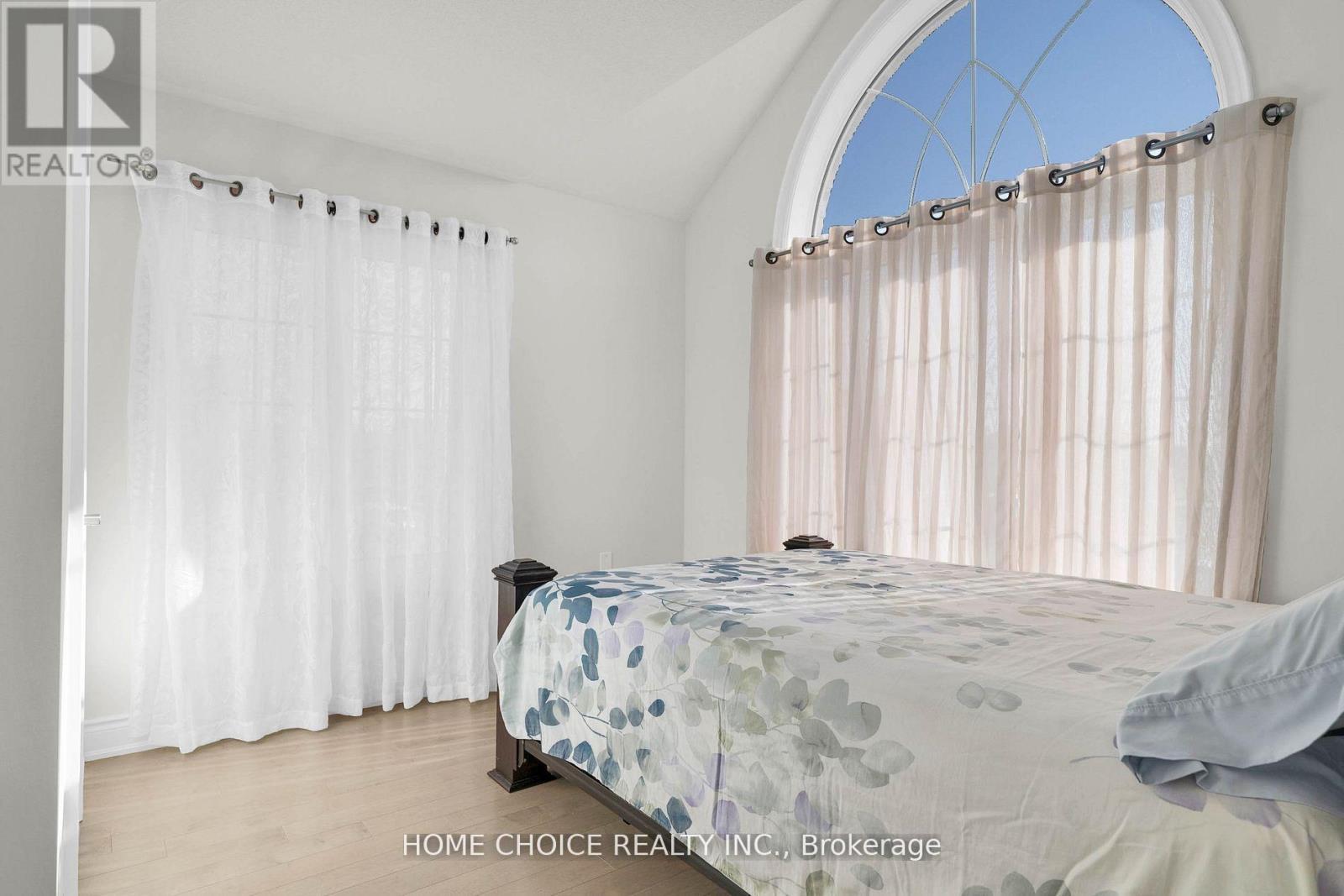 22 Ludlow Drive E, Barrie, ON