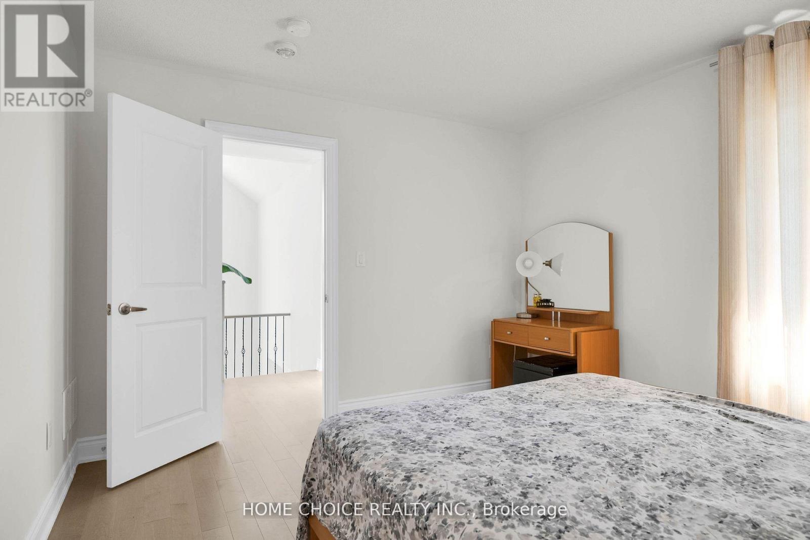 22 Ludlow Drive E, Barrie, ON