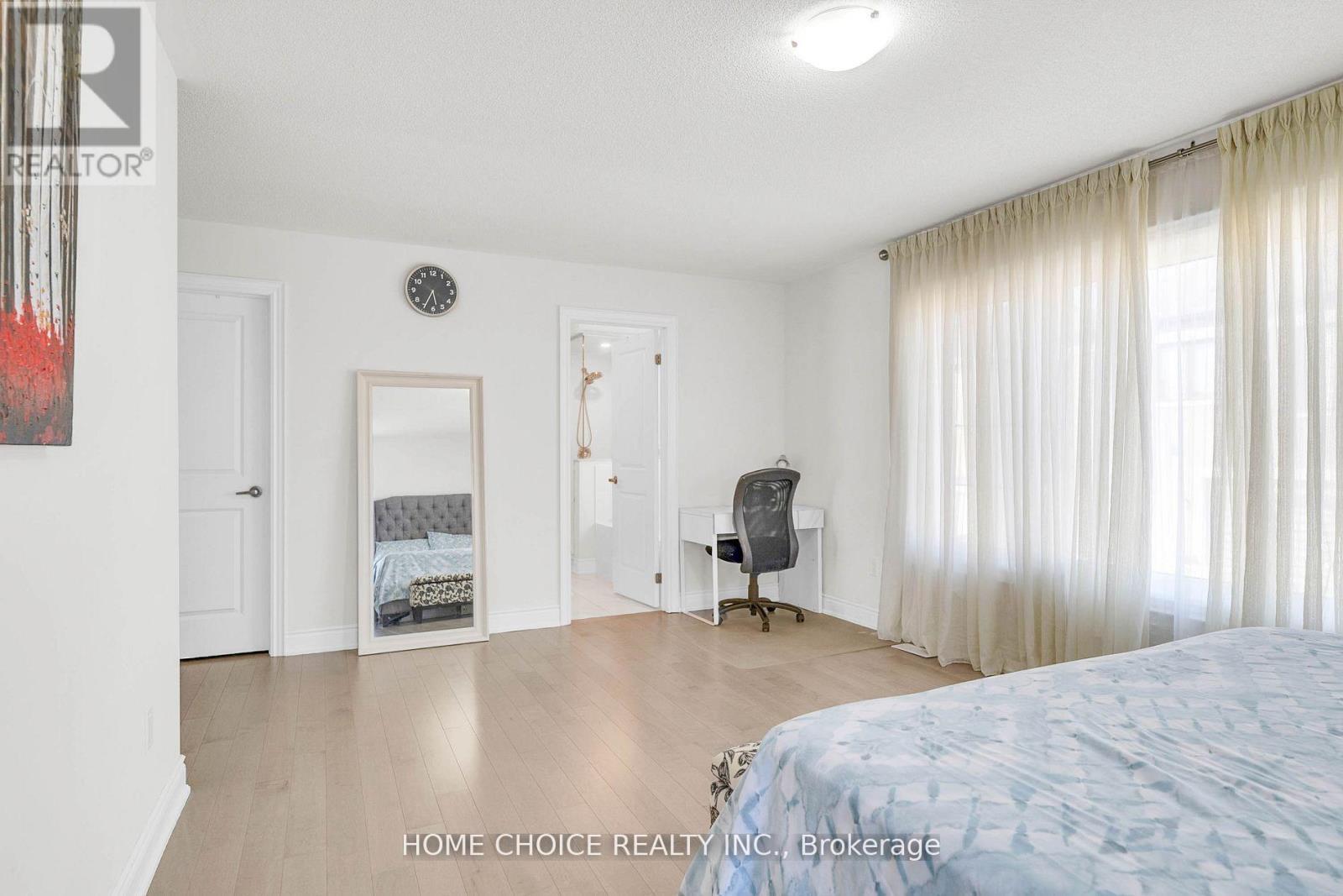 22 Ludlow Drive E, Barrie, ON